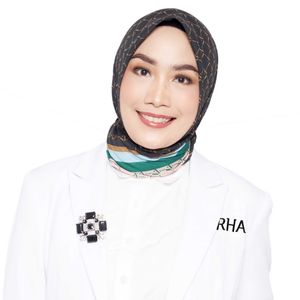 Dr. Christine Andriyani