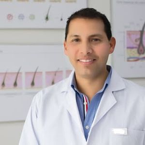 Dr. Gustavo Galindo