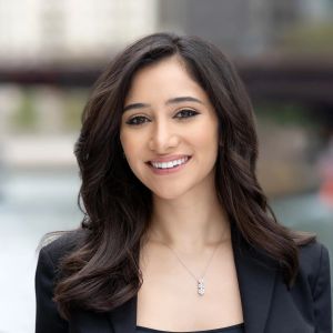 Dr. Julie de la Cruz