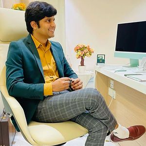 Dr. Vignesh Karthik