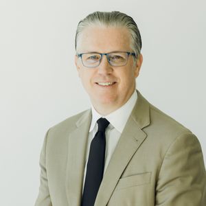 Dr. Douglas Henstrom