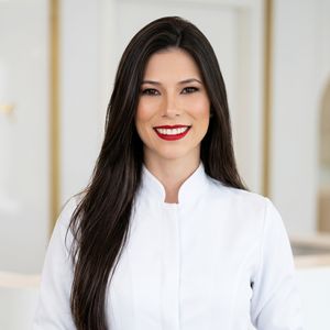 Dr. Letícia Carvalho