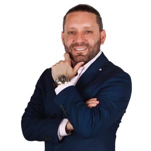 Dr. Marco Velasquez