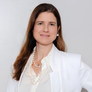 Dr. Flávia Varella