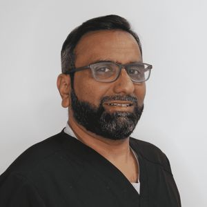 Dr. Zeeshan Farooqui