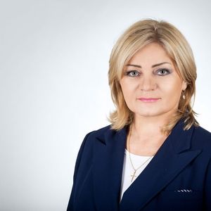 Dr. Renata Celarek