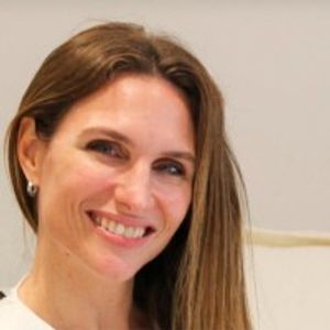 Dr. Natalia Casteli