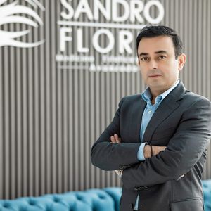 Dr. Sandro Florez