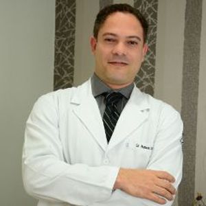 Dr. Hudson Lázaro