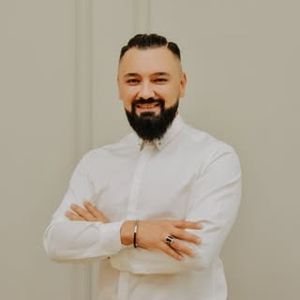 Dr. Ömer Uğur