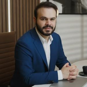 Dr. Gabriel Lozano
