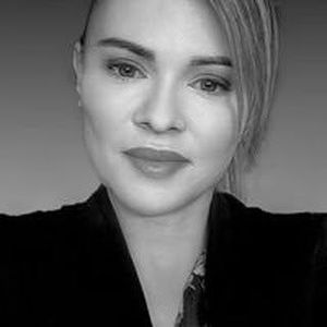 Dr. Simone Lee