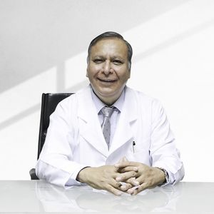 Dr. Edwin Vásquez