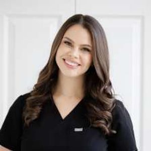 Dr. Cristina T