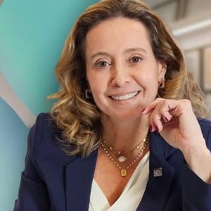 Dr. Olívia Ribeiro
