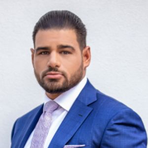 Dr. Aron Nusbaum