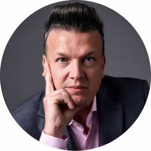 Dr. Marcio Moraes