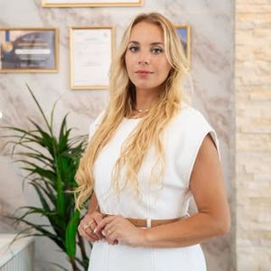 Dr. Suelen De Bastiani