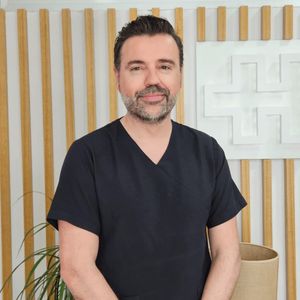 Dr. Ángel Román