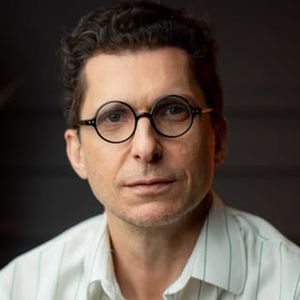Dr. Gustavo Sartorato