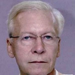 Dr. Emilio Lavezzari