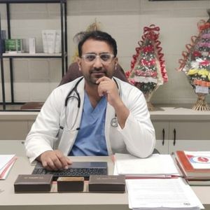 Dr. Diwij Kalra