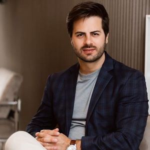 Dr. Lucas Telles