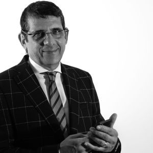 Dr. Zafer Ulusan