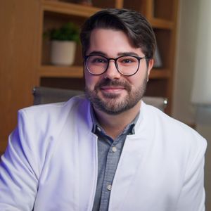 Dr. Éric Aguiar