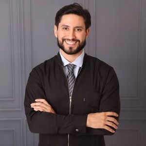 Dr. Alejandro Calvo