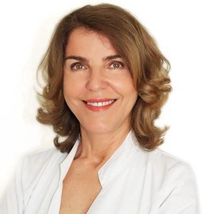 Dr. Amparo Sevila