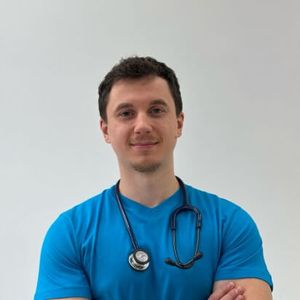 Dr. Kamil Lewsza