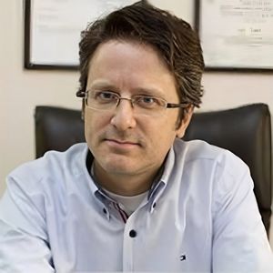 Dr. Cenk Tokat