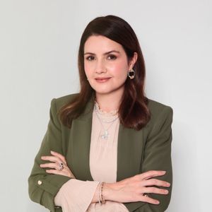 Dr. Luiza Sampaio