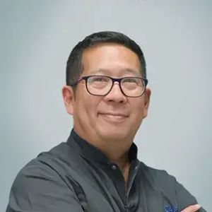 Dr. Hernán Arashiro