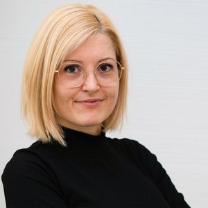Dr. Emese SIPOS