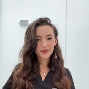 Dr. Uliana Nicholls