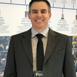 Dr. Roberto Vieira