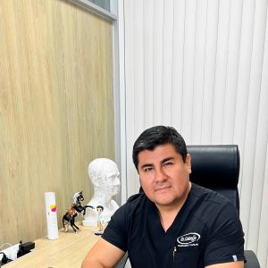 Dr. Carlos Condori