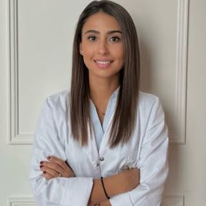 Dr. Azucena Alcaide