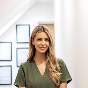 Dr. Chelsey Redwood