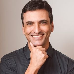 Dr. Diogo Neves Coimbra