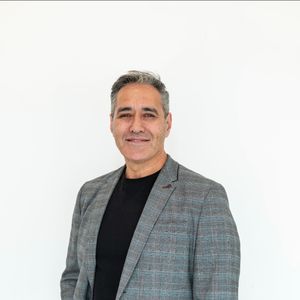 Dr. Mark Morunga