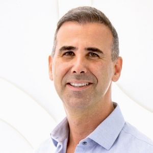 Dr. George Velimvasakis